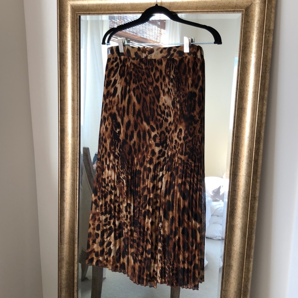 Leopard midi skirt